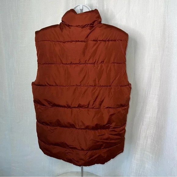 Men’s Old Navy Sustainable Utility Puffer Vest - Picture 4 of 5